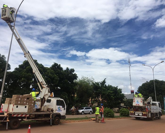 LED calle qhananakax janiw pachamamaru q’añuchañakiti左蓉-宣盟-7组